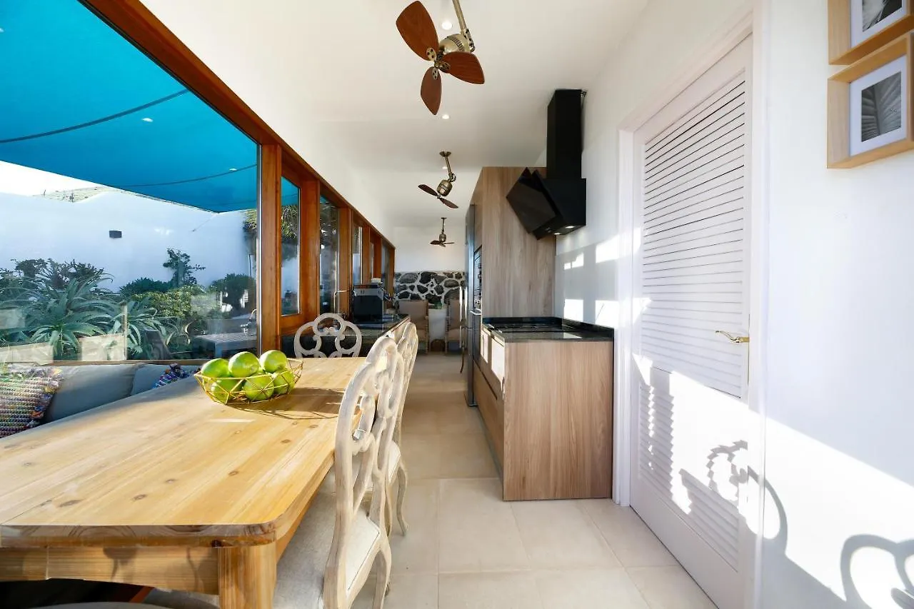 Villa Infinity: Panoramic Sea Views & Private Heated Pool Tias
